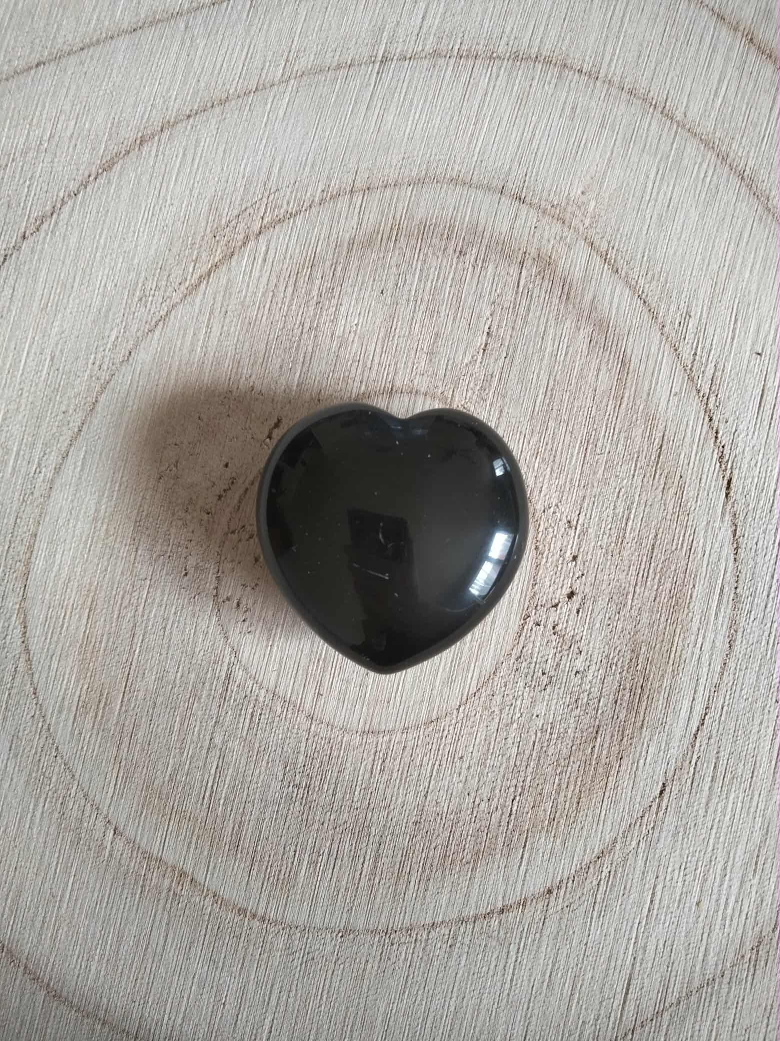 Galet cœur obsidienne noire